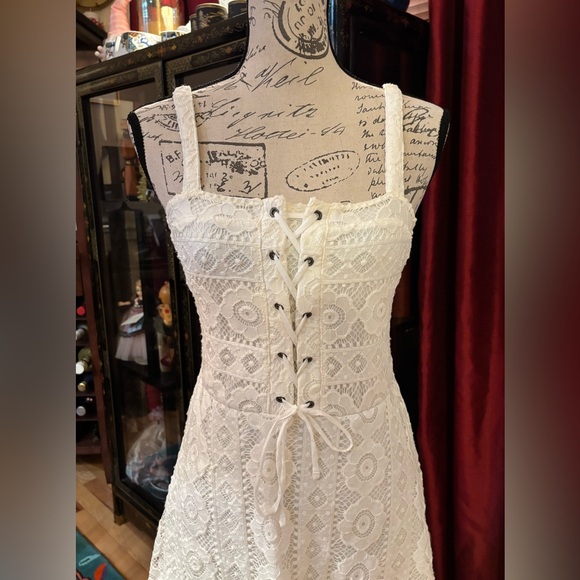 Aeropostale Floral Lace Mini Dress - Picture 4 of 8